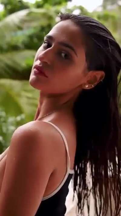 Such a hot girl!