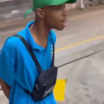 Apenas... Porquê?