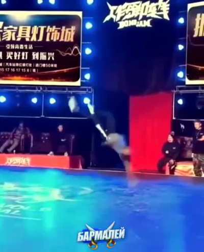 This breakdancing is insane