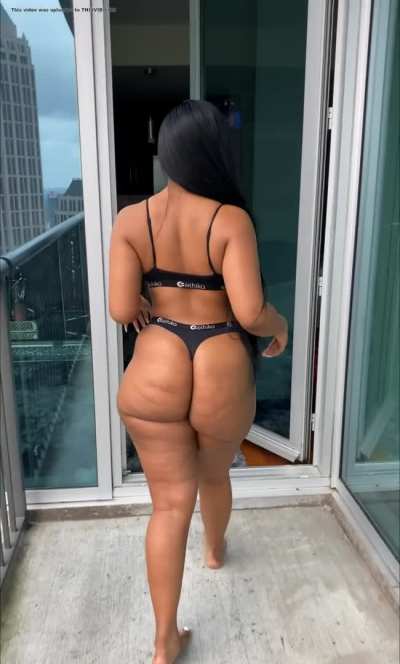 her ass ridiculously fat