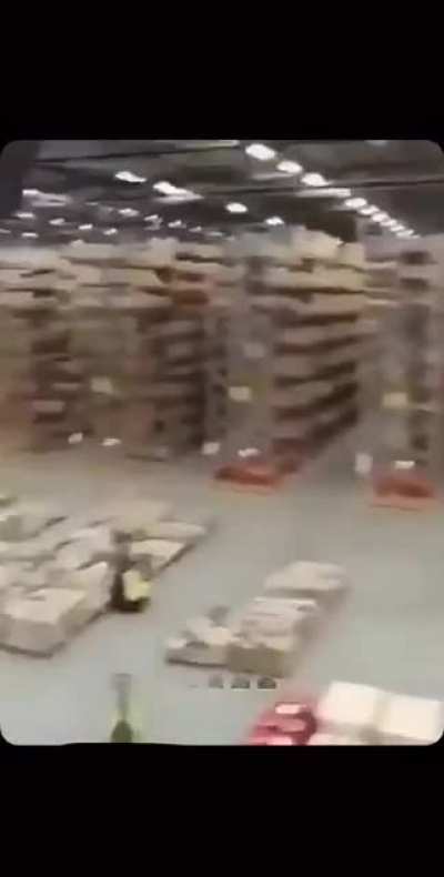 Working in amazon be like: