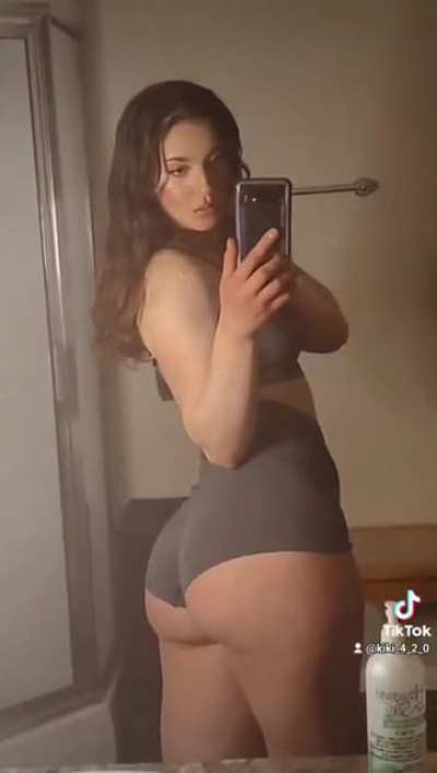 big booty makes me go whoa