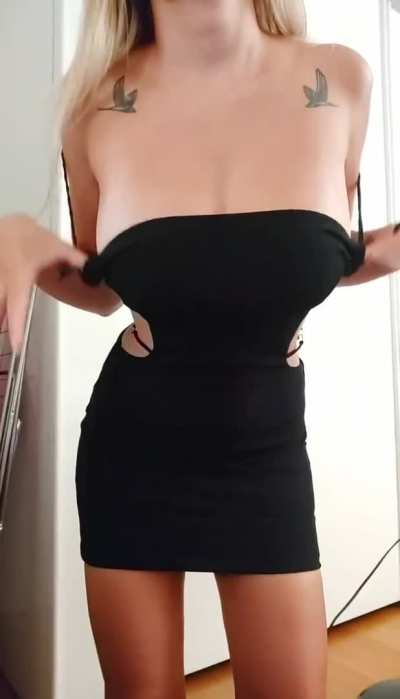 My tits are tanned but my nipples still pale 😜