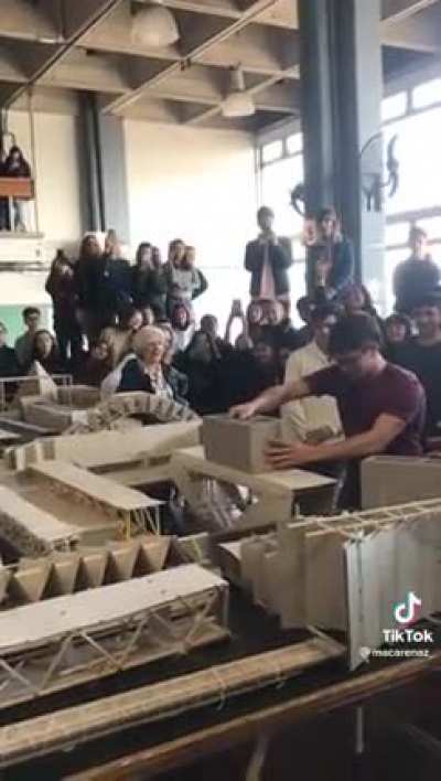 Pruebas de resistencia en FADU.