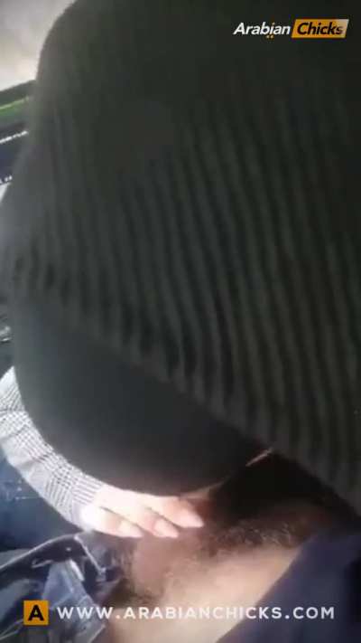 Muslim Girl Sucking Cock in Car! 🧕🏻💥🍌