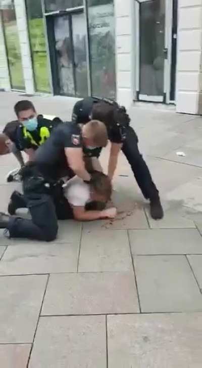 Police brutality, Göttingen Germany