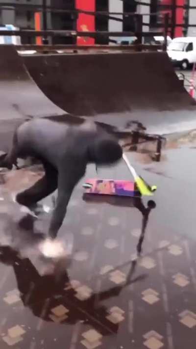 Doin ur skate tricks on wet tiles