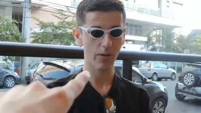 😎