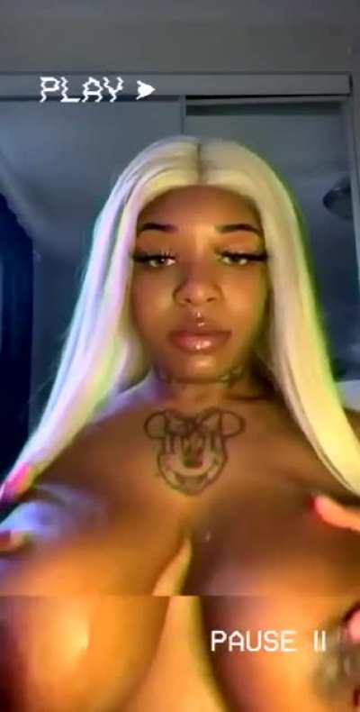 Titties 🍒