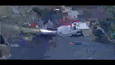 Craziest car chase in LA. (link to full vid in the comments)