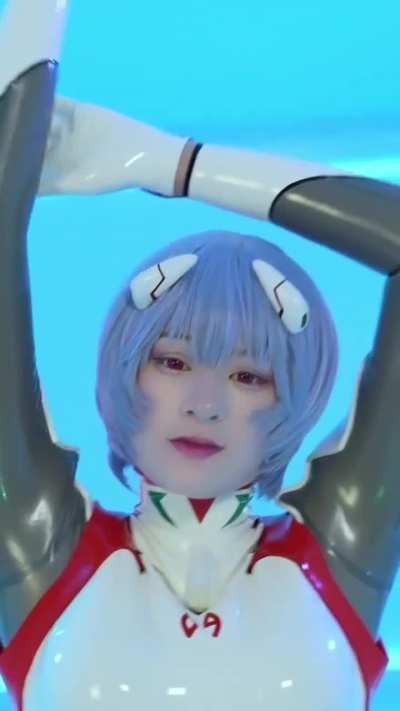 Rei Ayanami Plugsuit Cosplay by tessa_crownster 