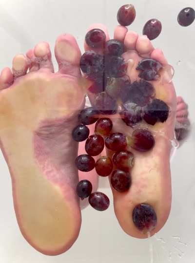 Fresh grapes… served a little differently 🍇👀