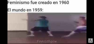 Yo y mi pana al ganar una discusion contra la niña feminazi del salon.