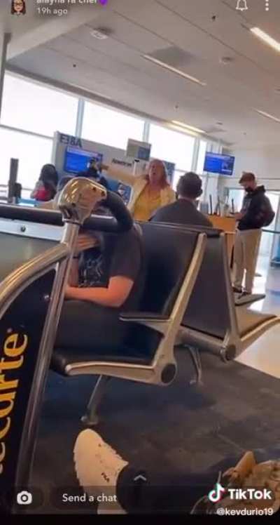 I want the manager of the FUCKING airport here