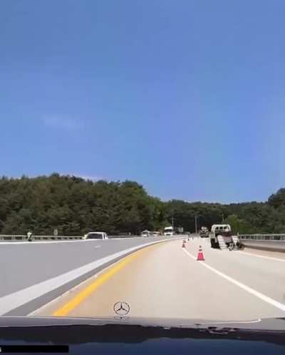 Wow.. idiot casually walking on damn interstate