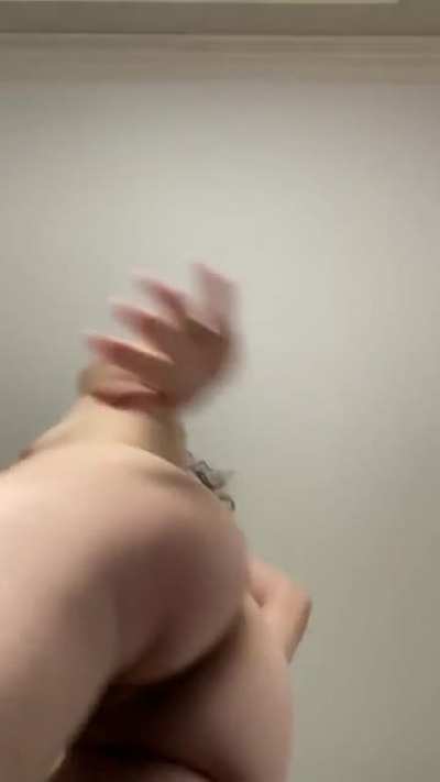 Can my squats make anyone cum? 💦
