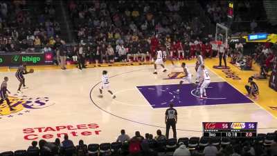 [Highlight] LeBron James from the logo to beat the shot clock