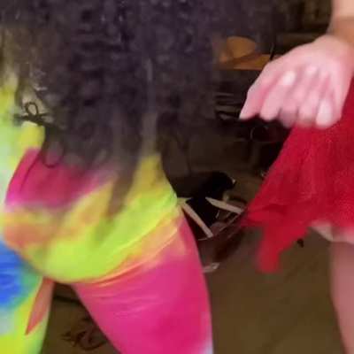 Naomi’s god-tier booty on display.