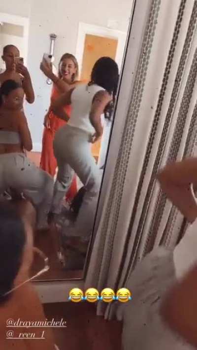 Ass 👏 clapping