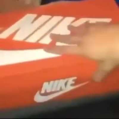NIKE CUM