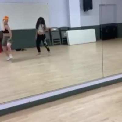 Me encanta como baila