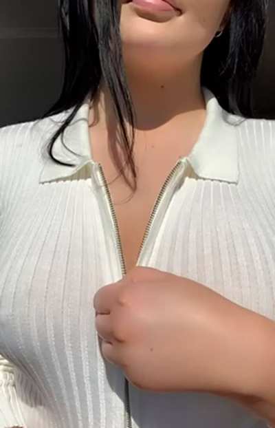 Unzip reveal 😍 [OC]