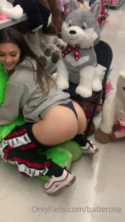 stuffed animals getting a show