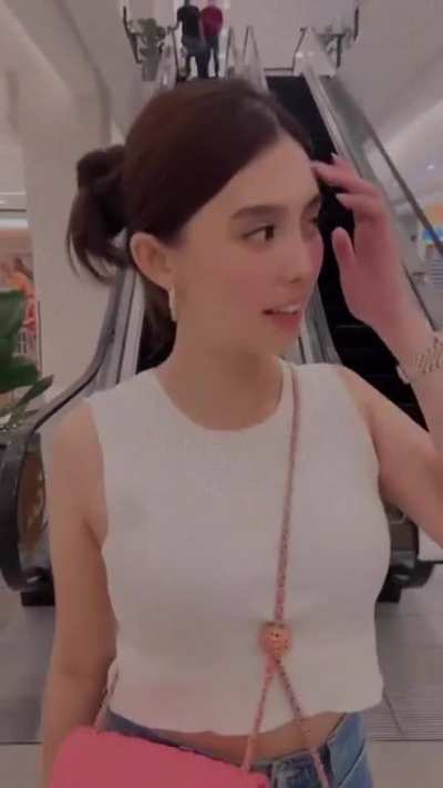Analyn Barro