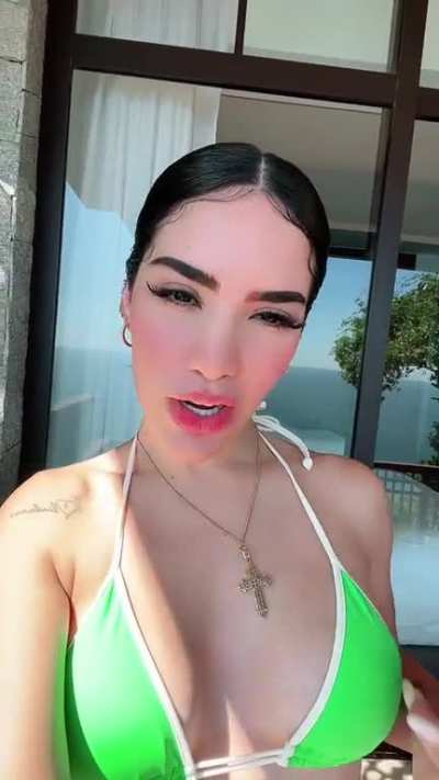 👽