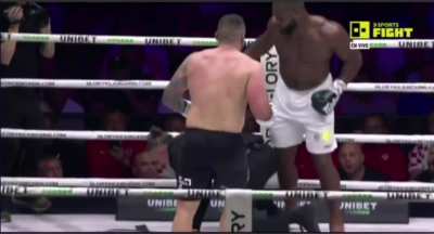 REFEREE NAME EDWARD STRIJKER WAS PUNCHED WHILE TRYING TO BREAK A FIGHT AT THE GLORY KICKBOXING EVENT