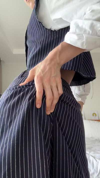 Could you resist my cute self farting like this?