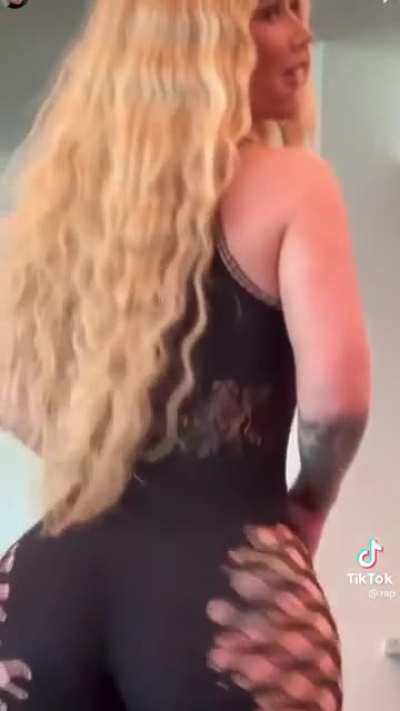 Iggy back at it