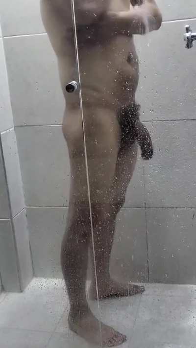 Come see how i wash my huge cock after a long day of work 😈