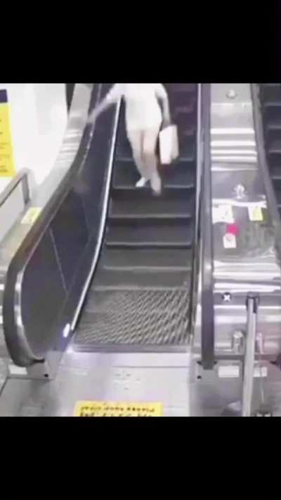 Fuck this woman 
