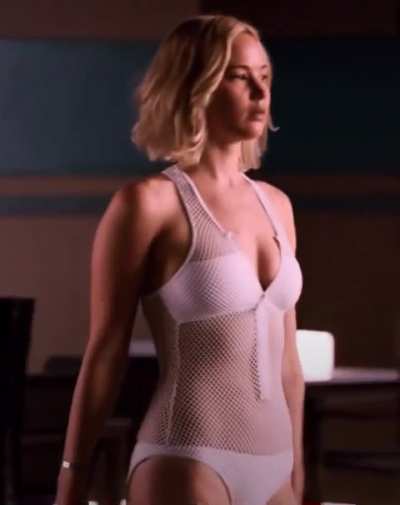 Jennifer in the ‘Pass<wbr>enger<wbr>s’ (2016) 