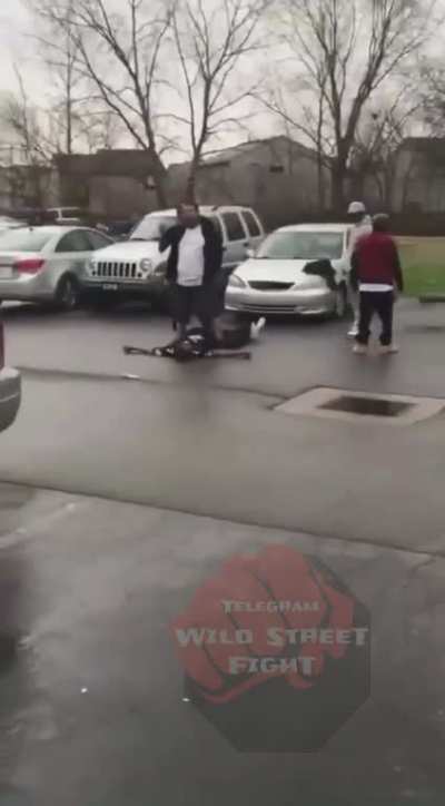 Drunk dude gets knocked tf out