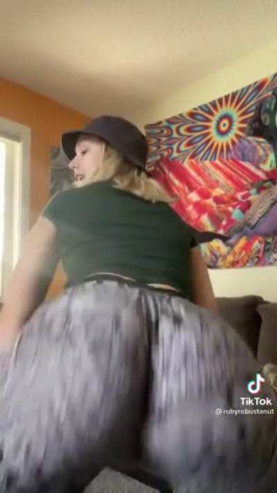 whole lotta ass in your face