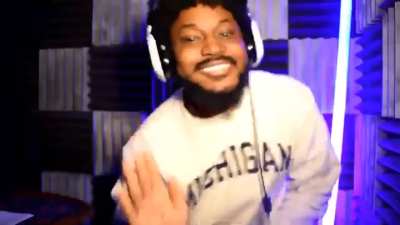 🕺