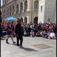 Red-headed Karen ruined a street performance for no reason