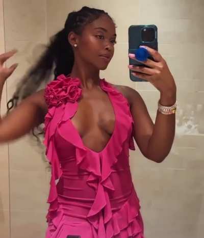Nafessa Williams 