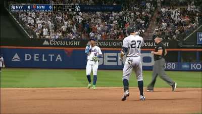 [Highlight] [Highlight] Stanton annihilates a pitch deep to left field to tie the game and then stops halfway through his home run trot to call out Lindor and the Mets