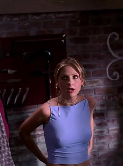 Sarah Michelle Gellar - braless and pokie plots in Buffy The Vampire Slayer