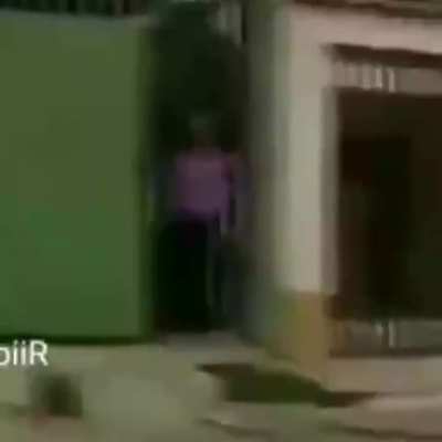 Ué