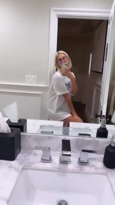 IG story posing edit
