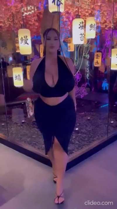 She thick thick