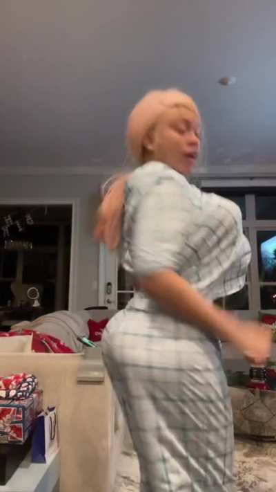 Shake that Latto!!
