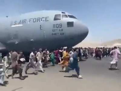 Aeroporto de Cabul :(