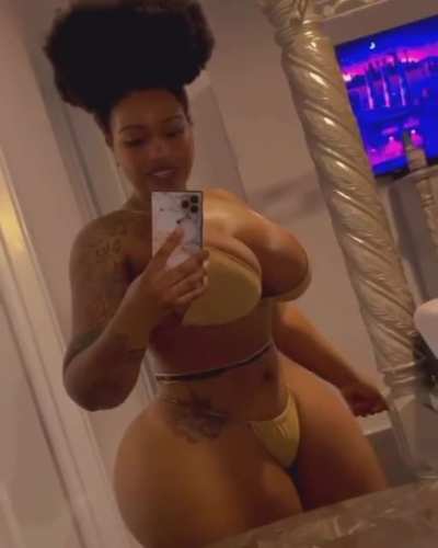 @mya.curvz
