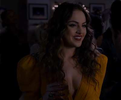 Like I've said before. Those who decide what she wears on this show, have my thanks.
