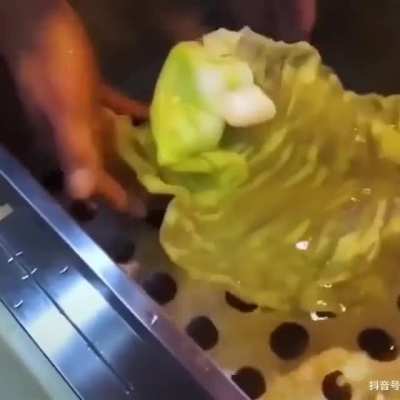 Фейковый салат, кругом сплошное наебалово.